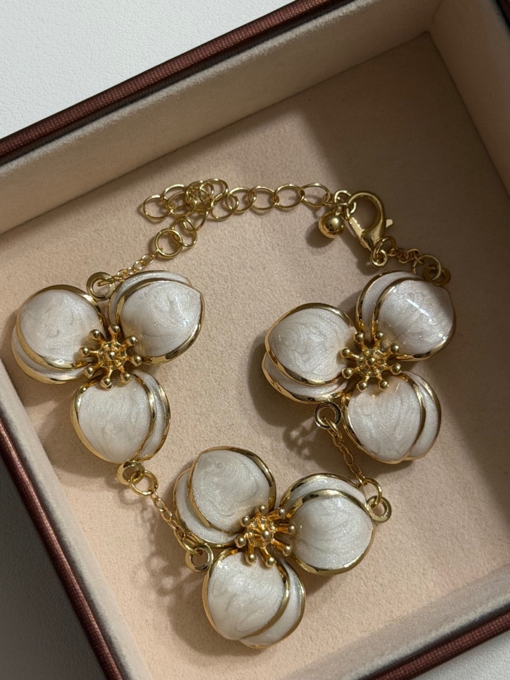 Golden Ivory White 3-Petal Flower Enamel Bracelet